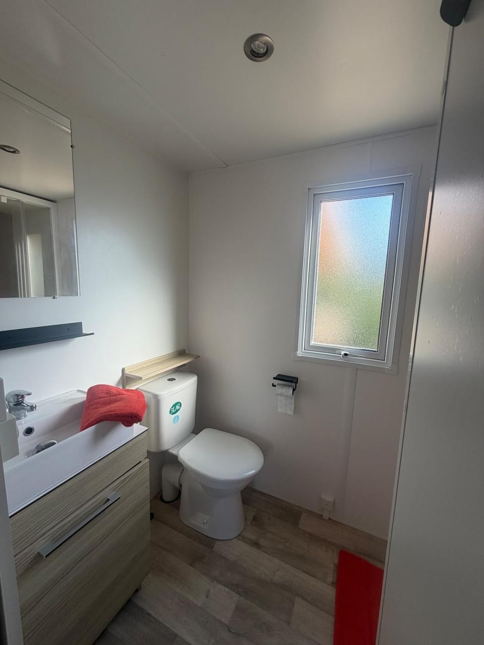 Toilet, Bathroom, towels