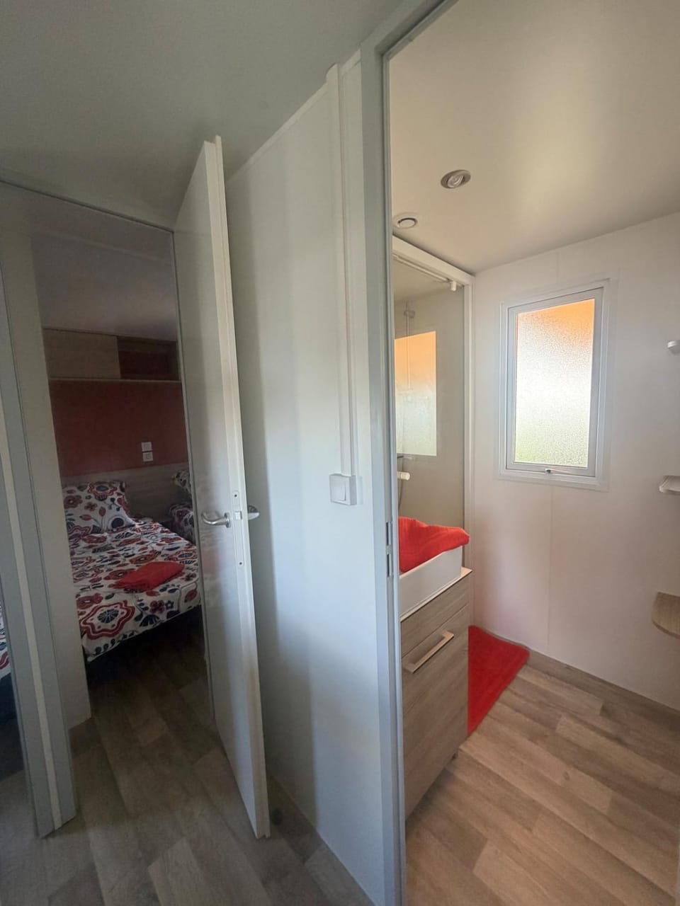 Bed, Bathroom, Photo of the whole room, Bedroom