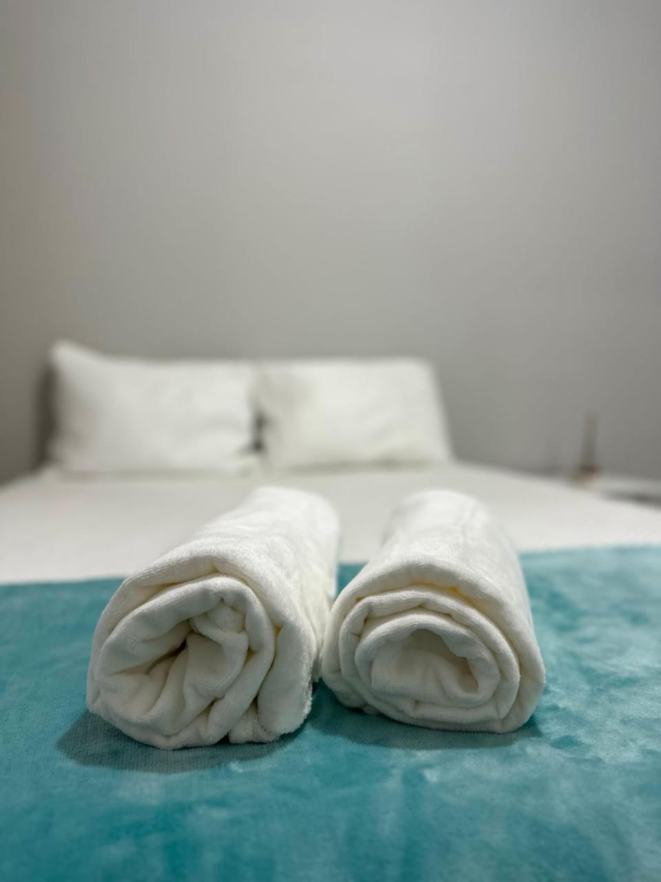Bed, Photo of the whole room, Bedroom, towels