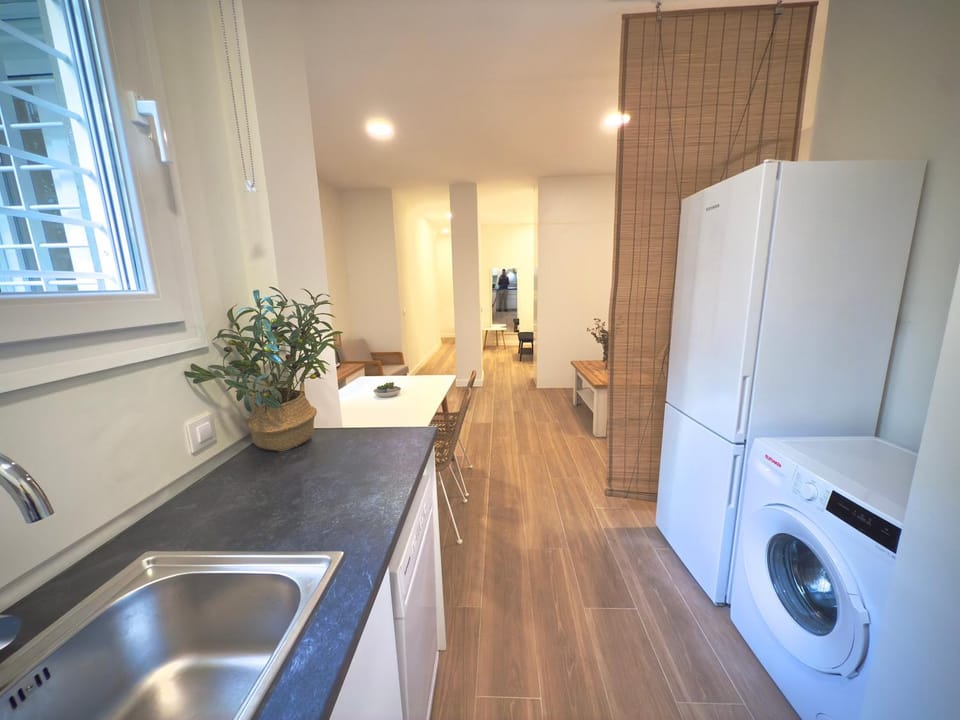 Kitchen or kitchenette, washing machine