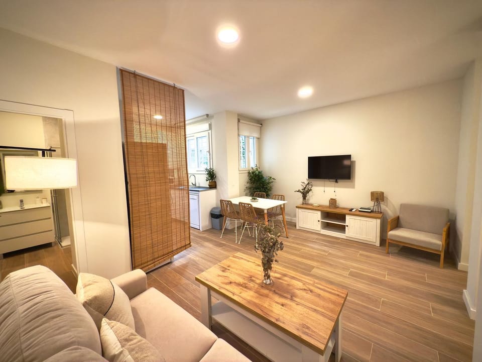 Communal lounge/ TV room, TV and multimedia, Kitchen or kitchenette, Living room, Seating area