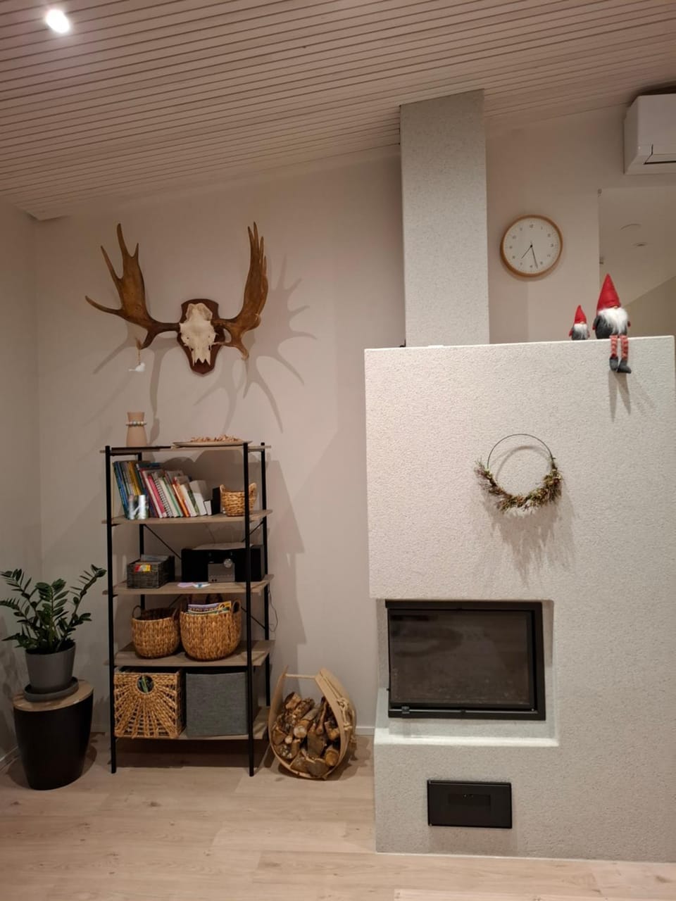 Living room, fireplace