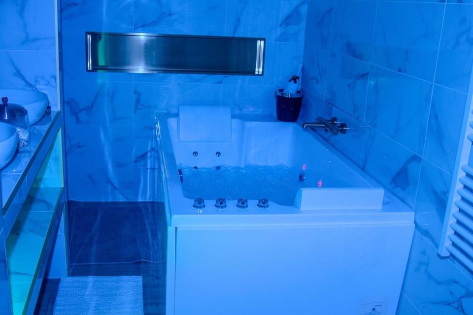 Bathroom, Bath