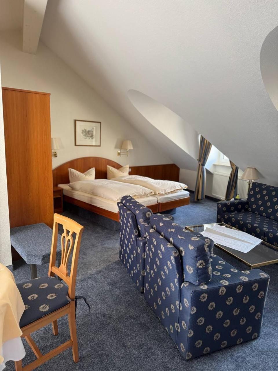 Photo of the whole room