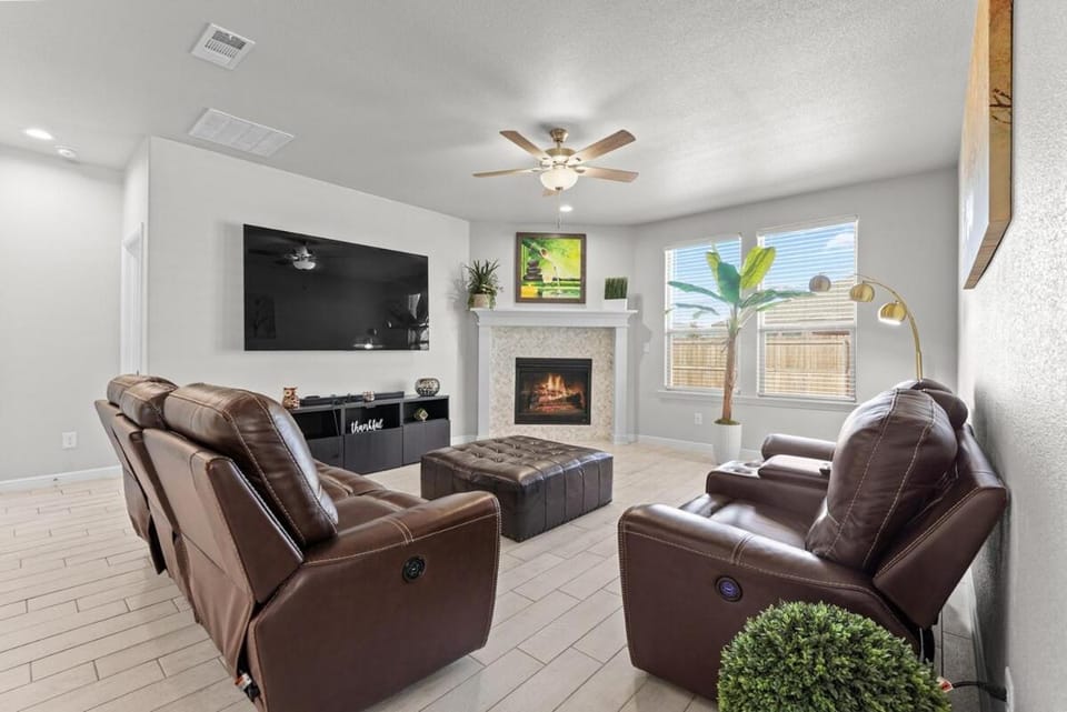 Luxury 3BR House near Airport in Midland TX House in Midland
