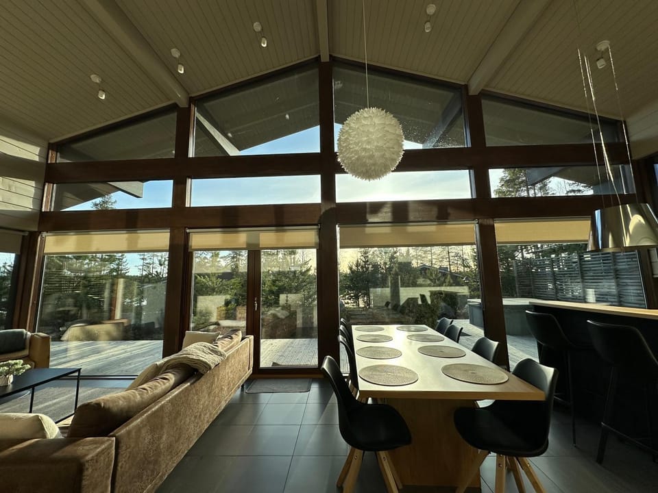 Naava Resort Luppo - Huvila järvinäkymällä ja ulkoporealtaalla Villa in Finland
