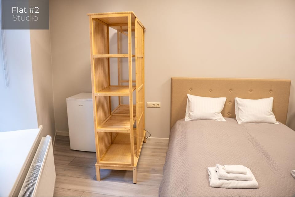 Bed, Photo of the whole room, towels
