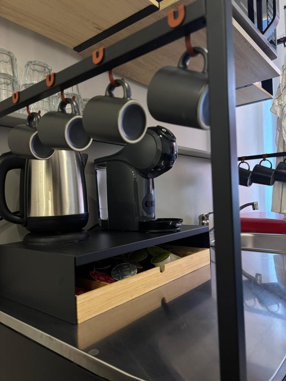 Coffee/tea facilities, Dining area