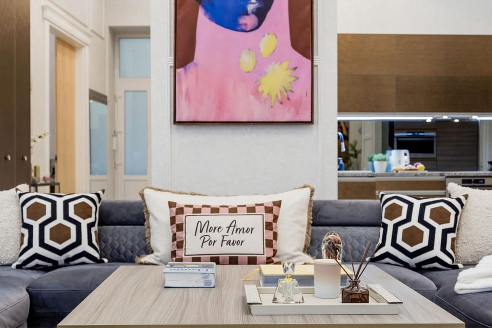 Living room, Seating area