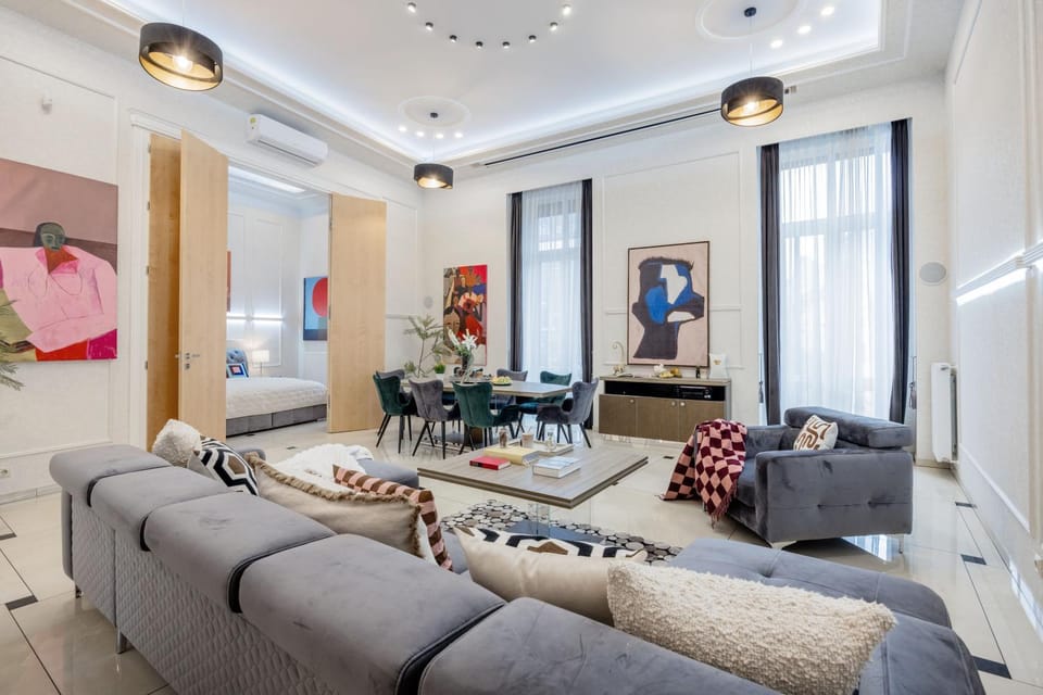Living room, Seating area