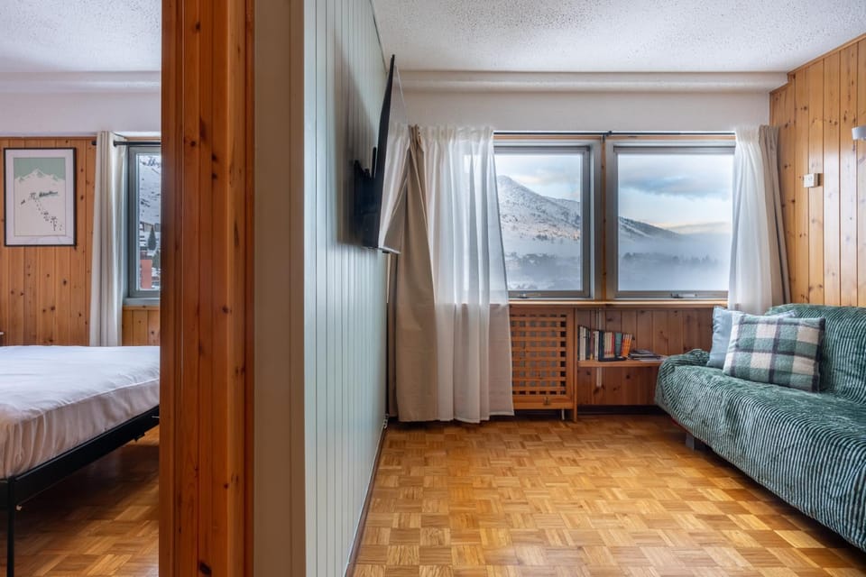 Living room, Bedroom