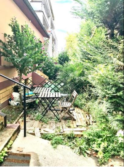 Pavillon 1 à 4 personnes suite familiale et une chambre séparée Bed and Breakfast in Île-de-France