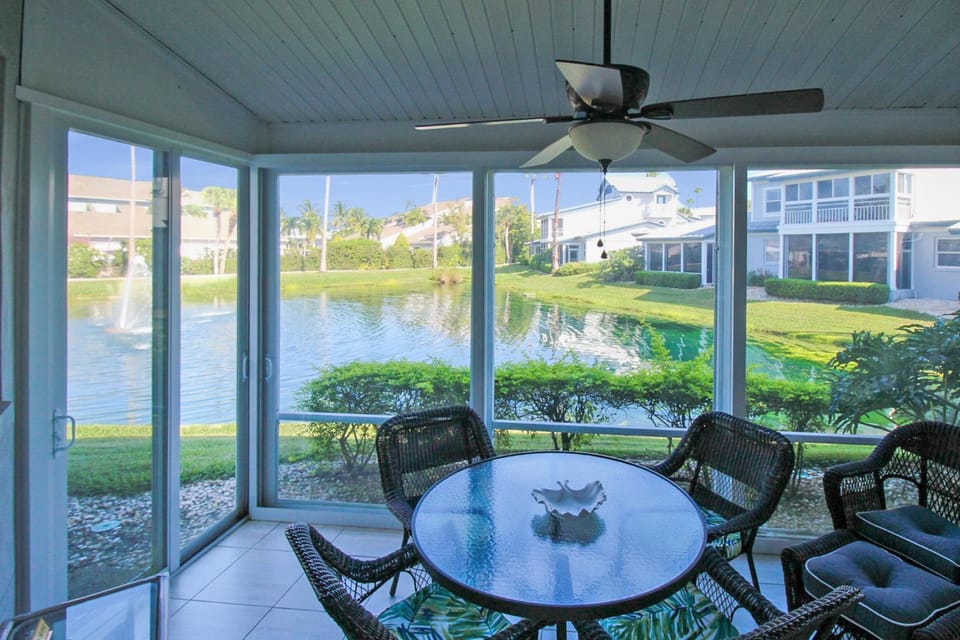 Patio, Balcony/Terrace, Seating area, Lake view