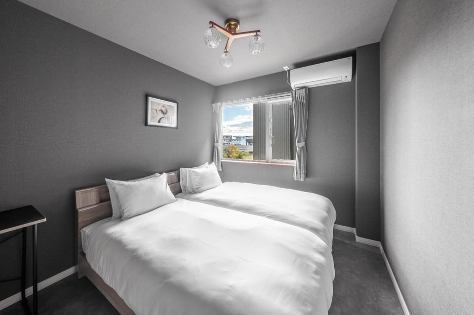 Bed, Bedroom, air conditioner