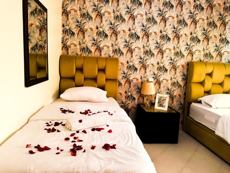 Bed, Photo of the whole room, Bedroom