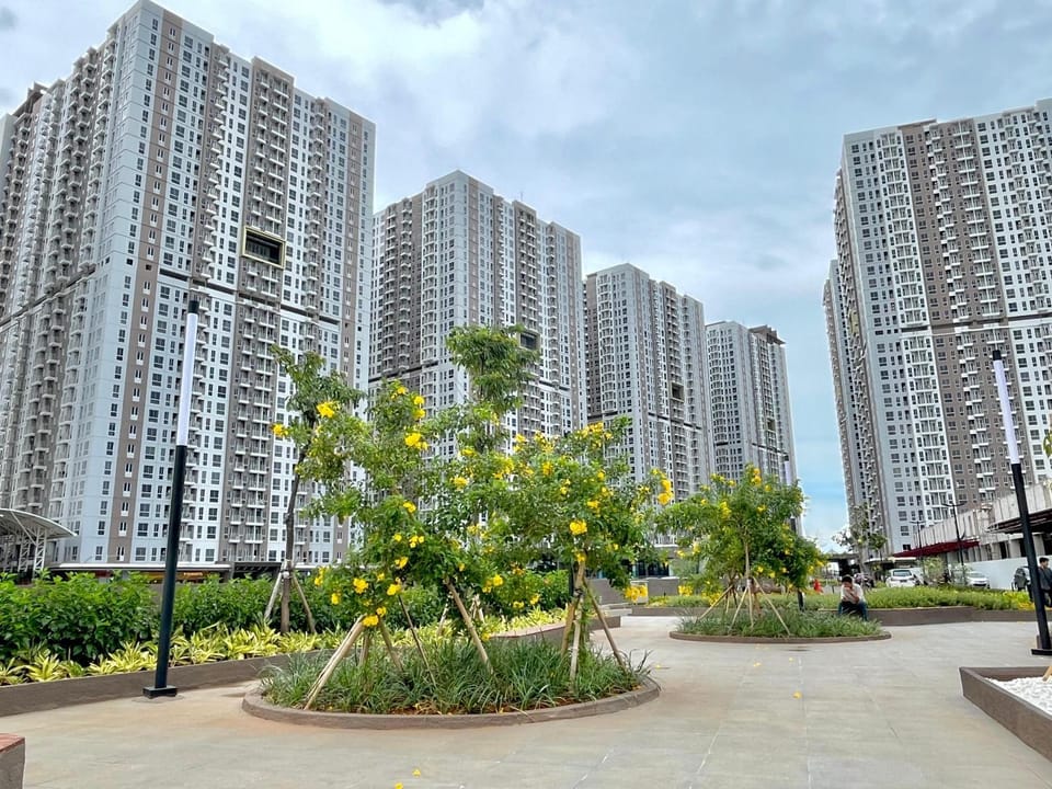 Property building, Neighbourhood, Garden view