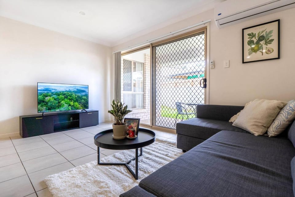 TV and multimedia, Living room, Photo of the whole room, Seating area