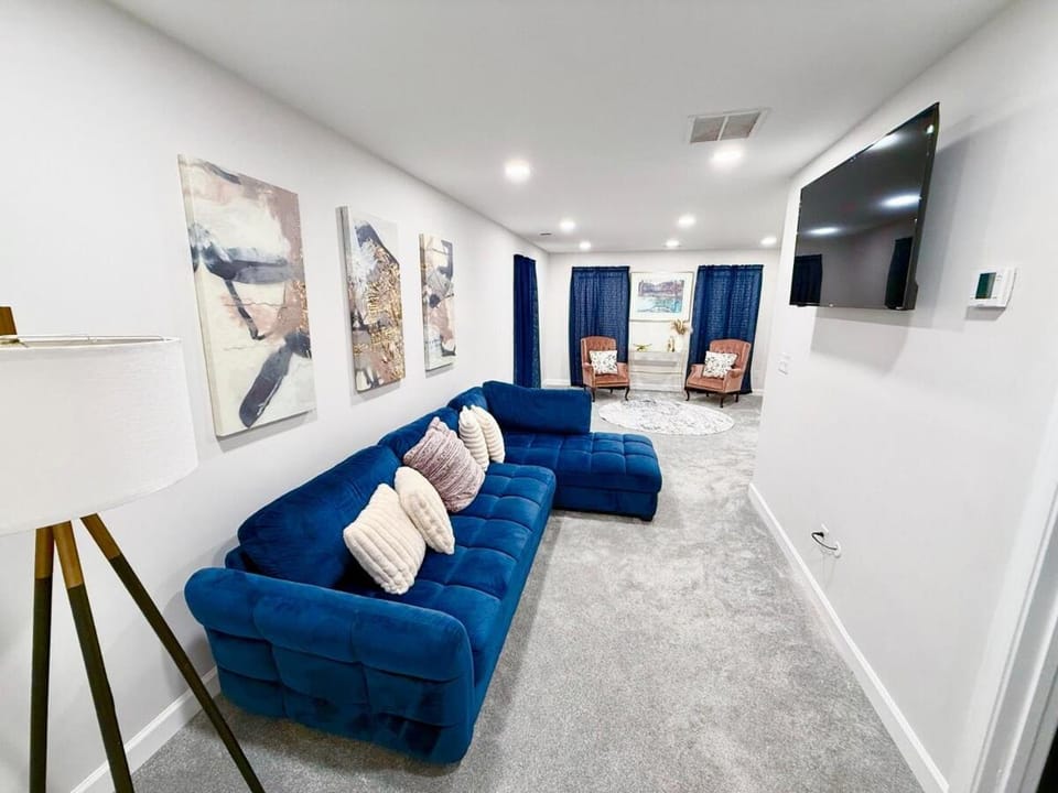 TV and multimedia, Living room, Photo of the whole room, Seating area