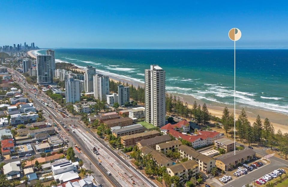 Modern Coastal Escape – Burleigh Beachfront Apartment in Burleigh Heads