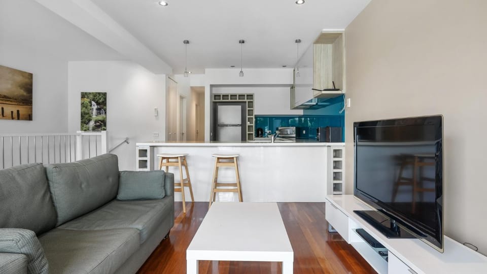 Kitchen or kitchenette, Living room