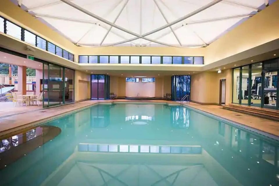 Panoramic Ocean View Sub-Penthouse 3mins to Beach Apartment in Surfers Paradise Boulevard