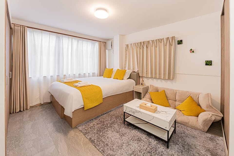 Bed, Seating area, Bedroom