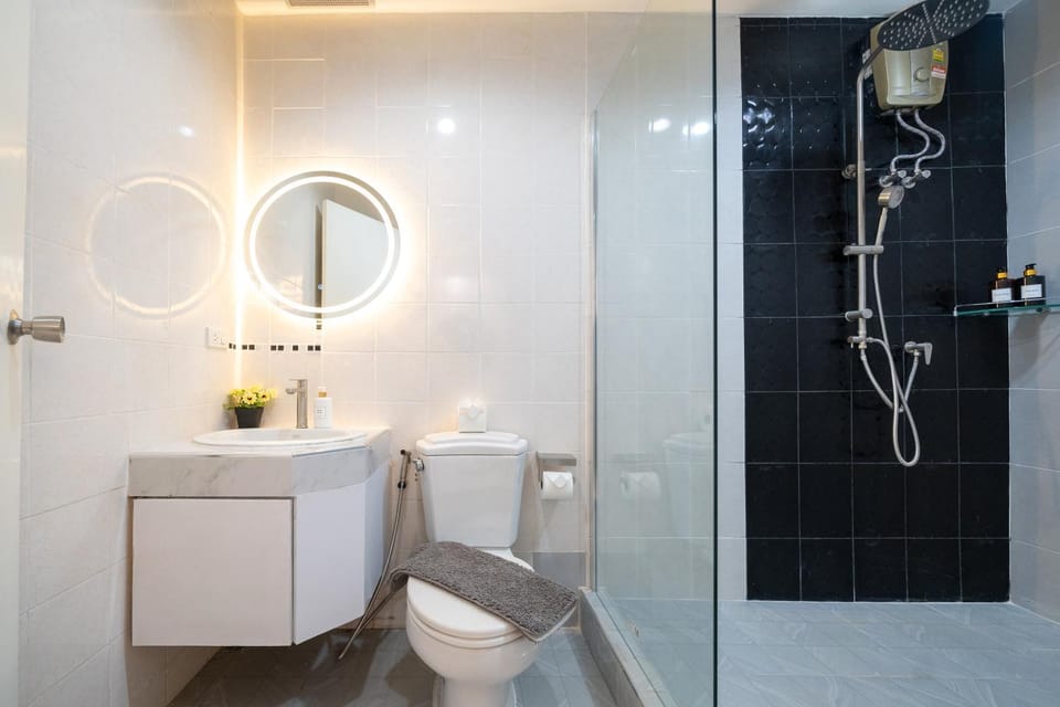 Shower, Toilet, Bathroom