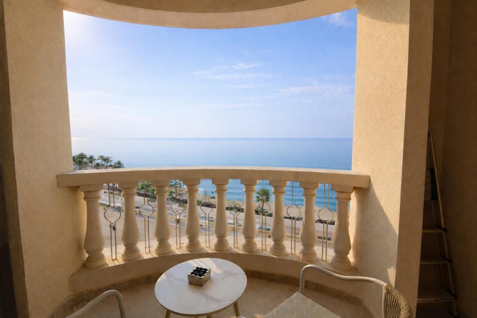 Natural landscape, View (from property/room), Balcony/Terrace, Seating area