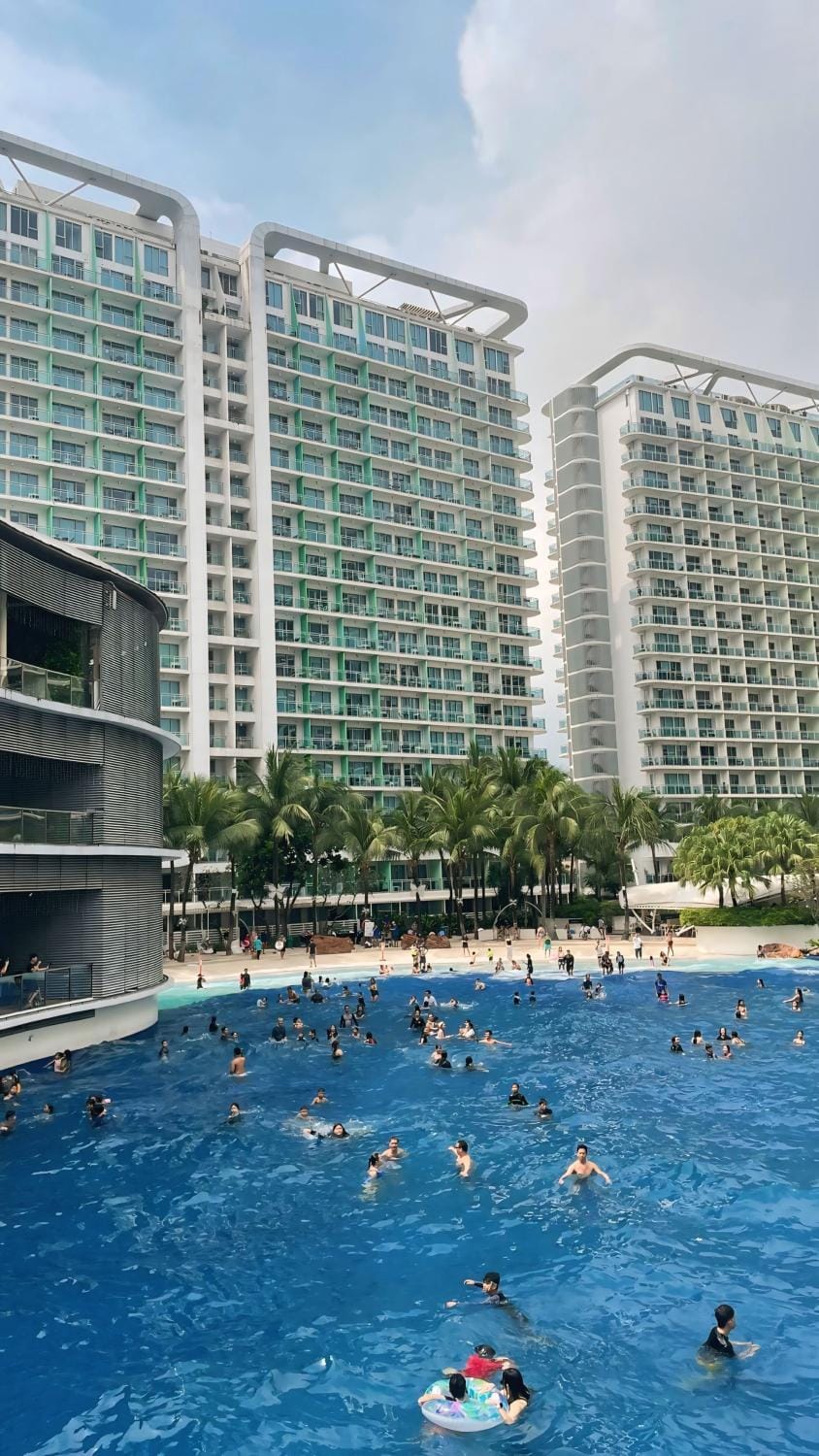 Swimming pool