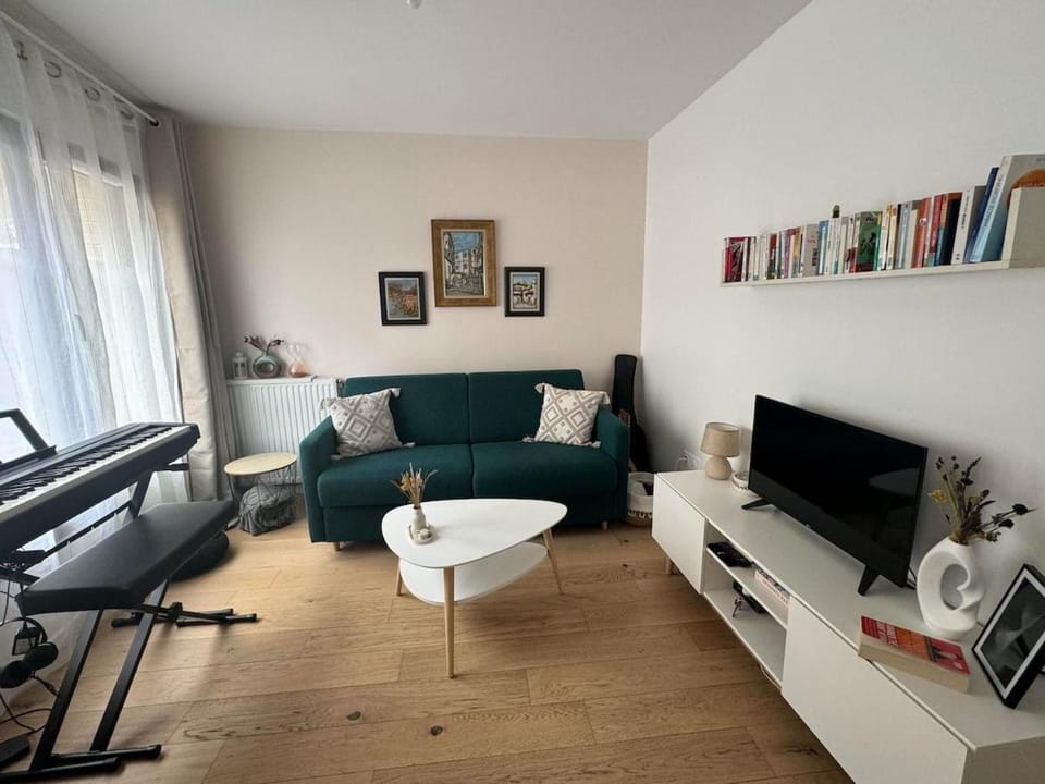 Library, TV and multimedia, Living room
