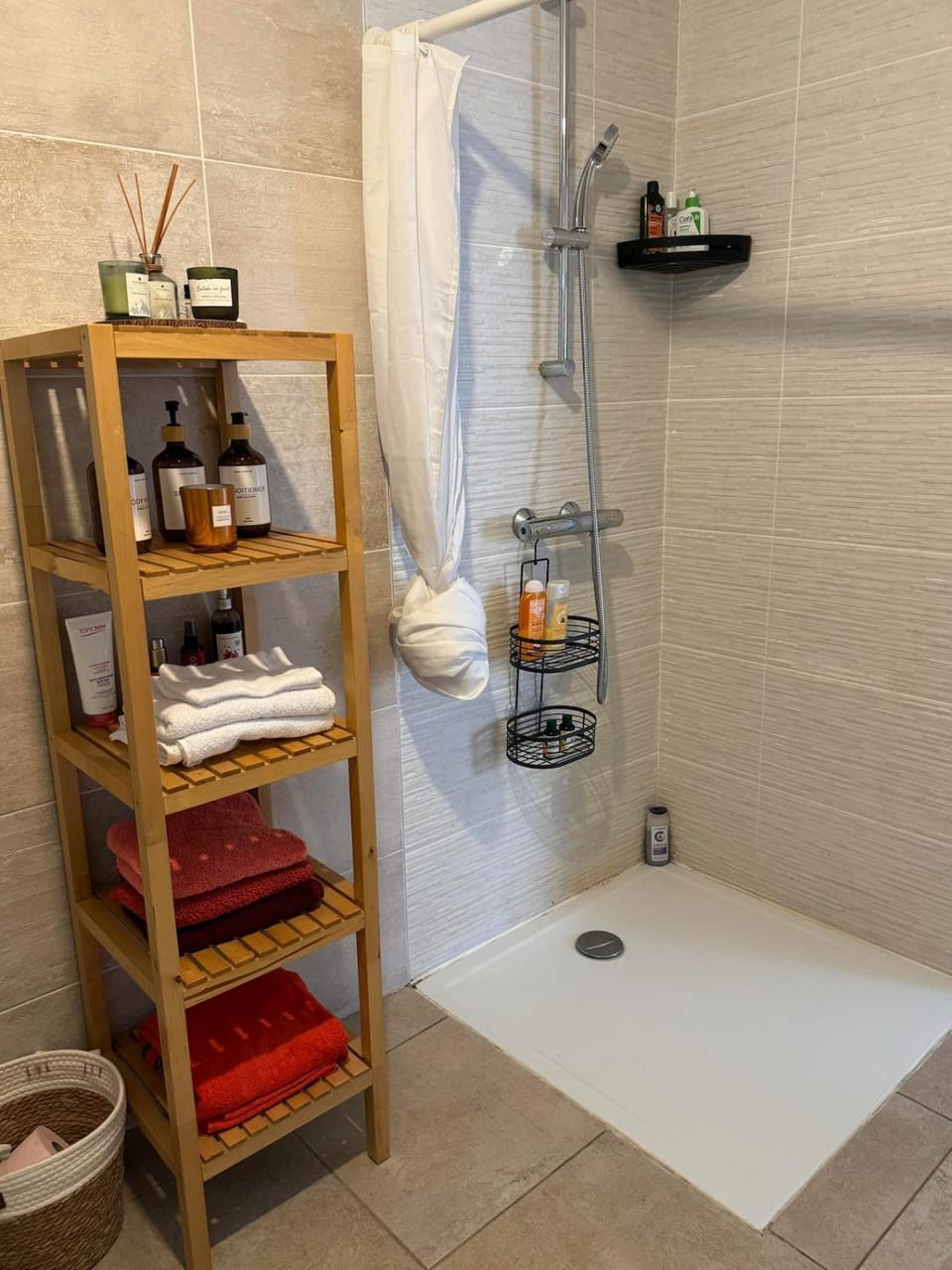 Shower, Bathroom, towels