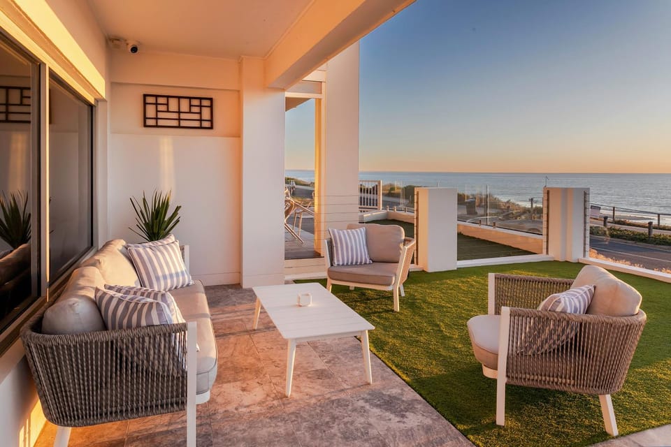 Belle Escapes - Villa Luxe on Henley House in Adelaide