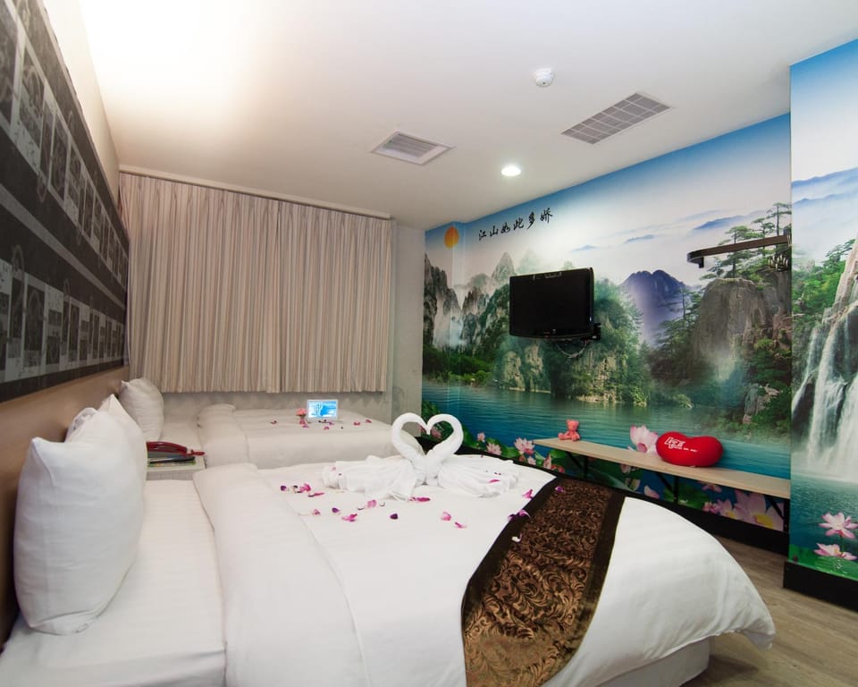 Bed, Photo of the whole room