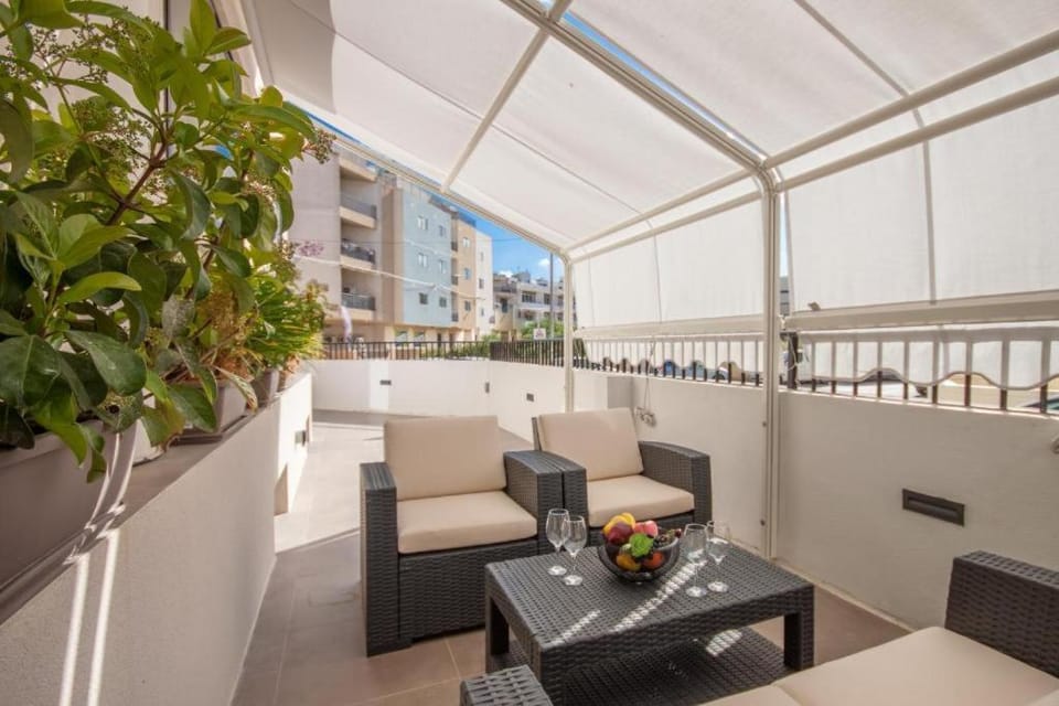 New - Bright 2 Bedroom Apartment in Marsaskala - Walking Distance to the Beach by SF Homes Apartment in Marsaskala