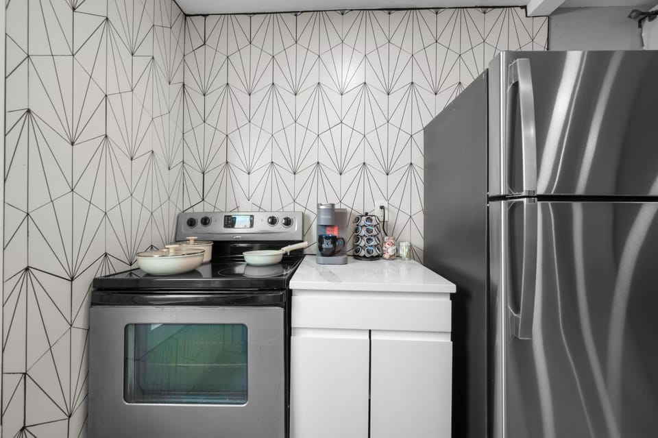 Spacious King Studio with Fast WiFi & Desk Apartment in Houston