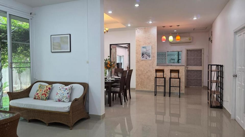 Naiharn Beach Holiday Villa 2, Rawai Phuket Villa in Rawai