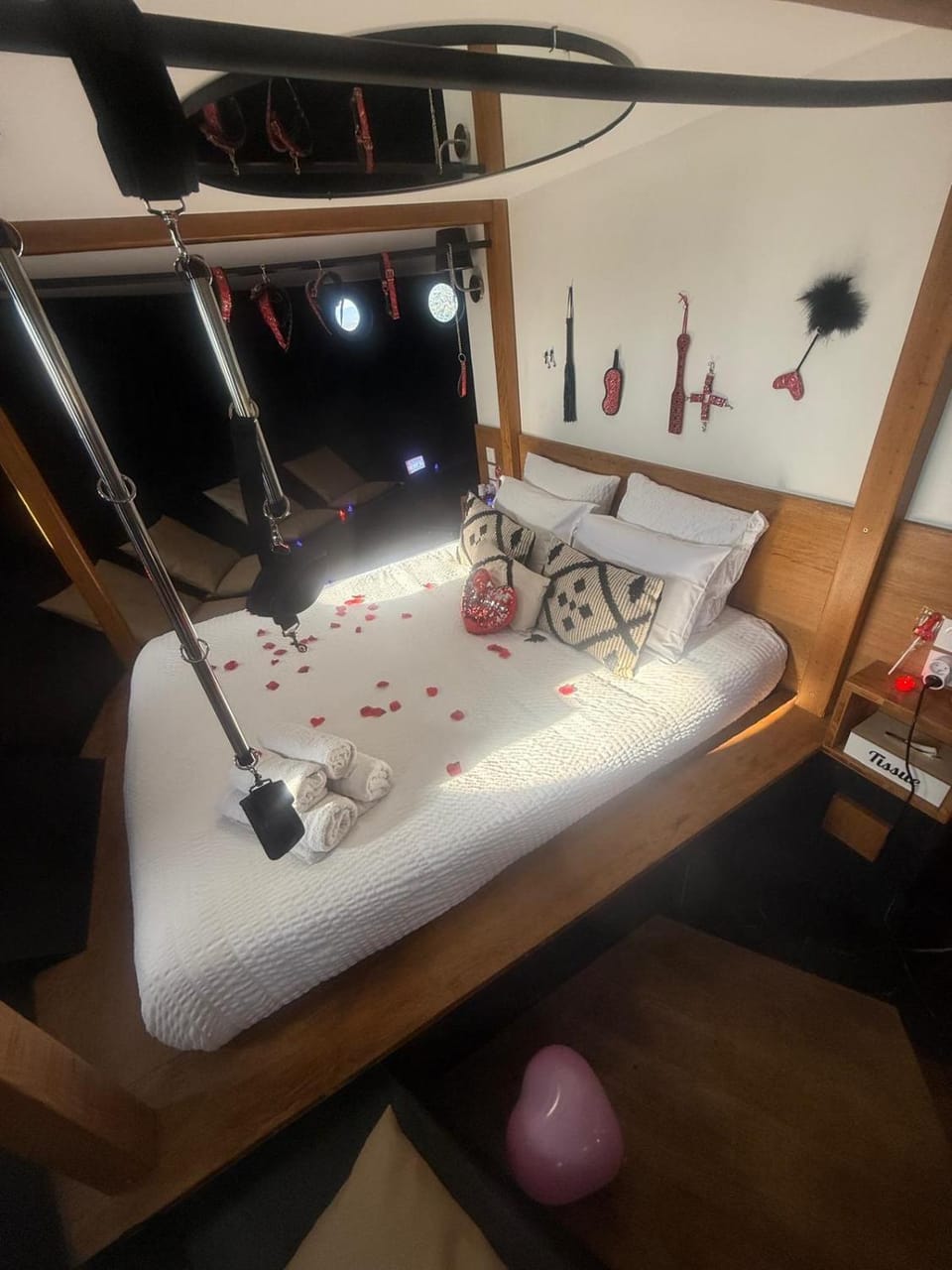 LOVEROOM & EROTIC & spa Bed and Breakfast in Auvergne-Rhône-Alpes