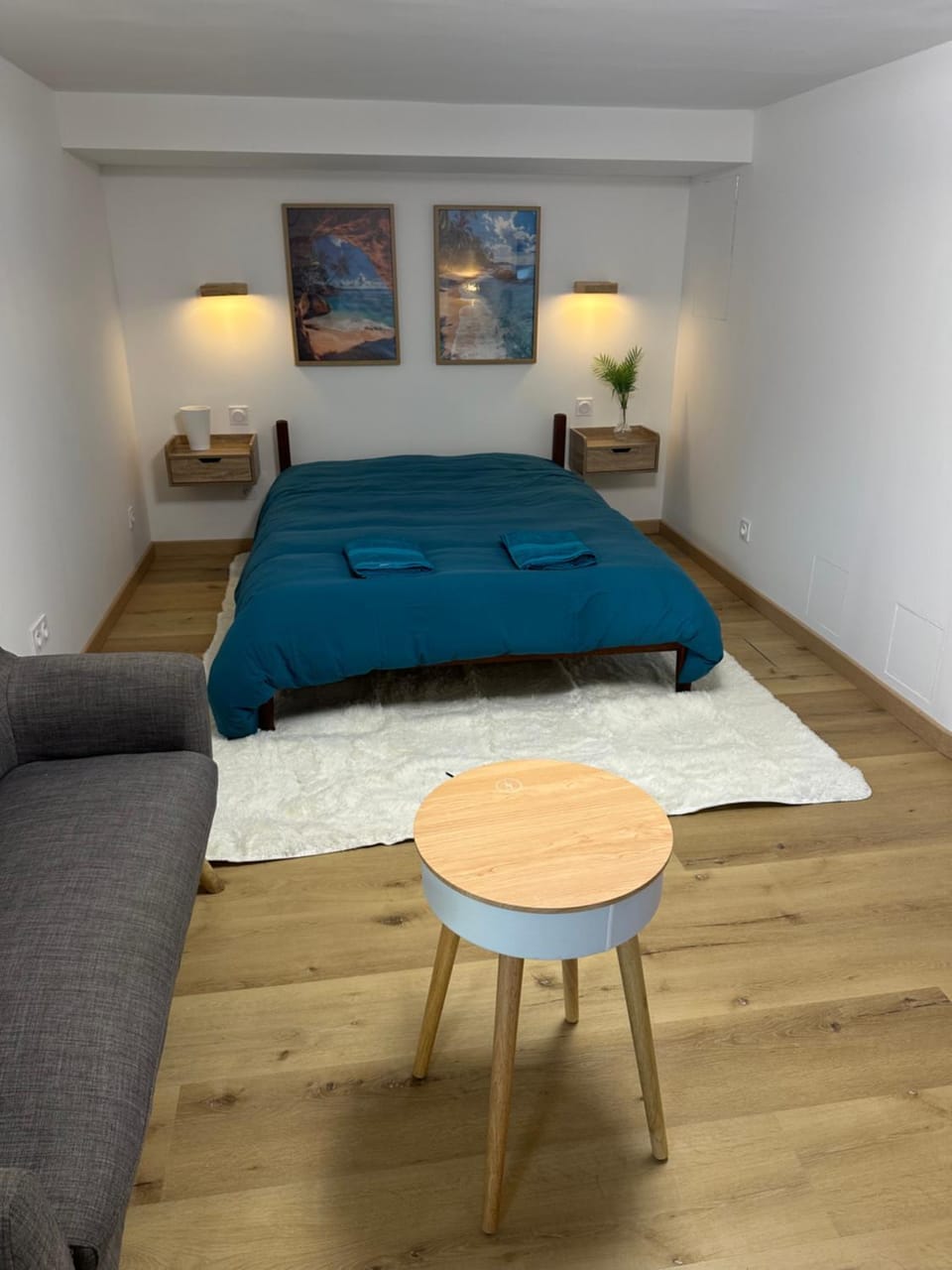 Bed, Photo of the whole room