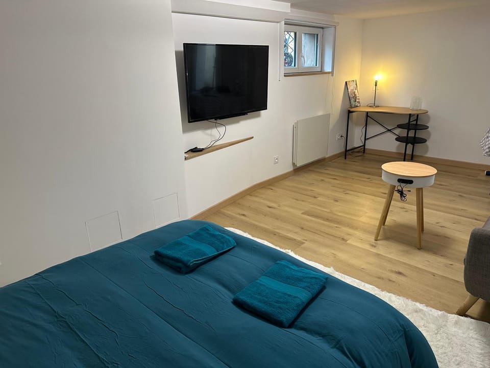 TV and multimedia, Photo of the whole room