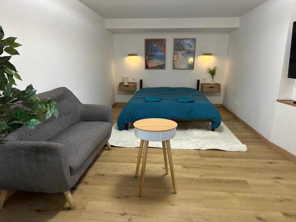 Bed, Photo of the whole room