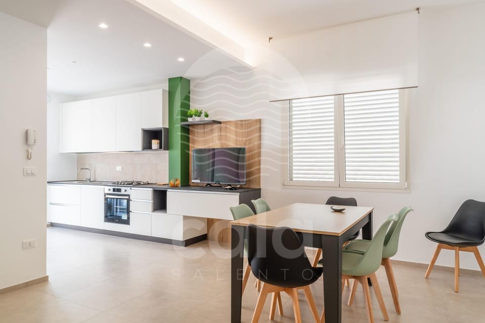 Kitchen or kitchenette, Living room, Seating area, Dining area, oven, stove