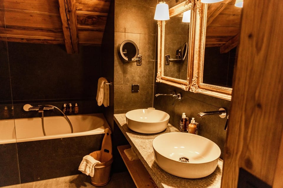 Shower, Toilet, Bathroom, Bath, towels
