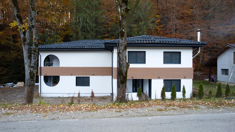 Property building, Day