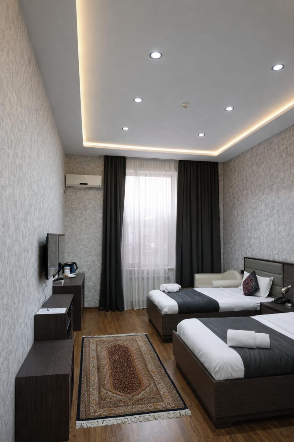 Bed, TV and multimedia, Photo of the whole room, air conditioner