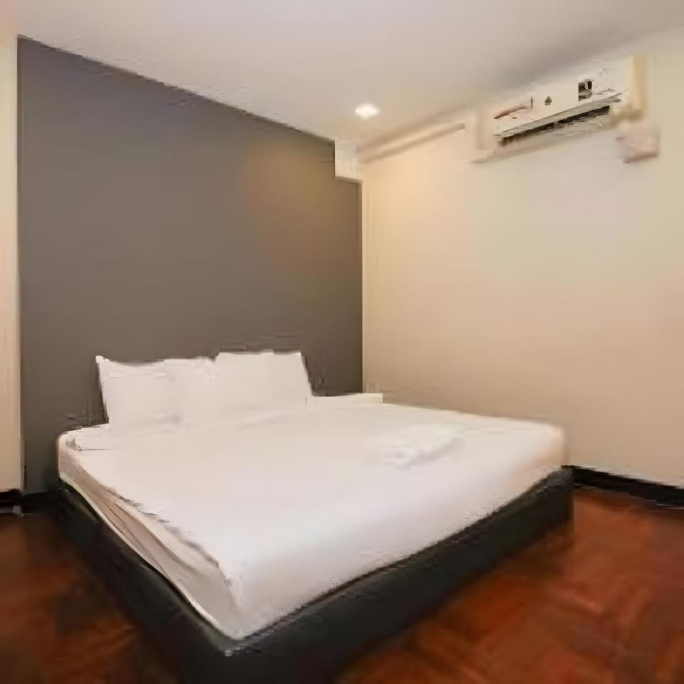 Photo of the whole room, Bedroom, air conditioner