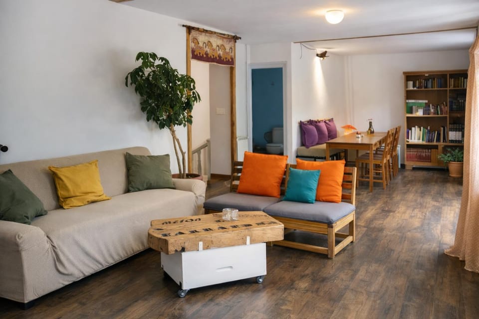 Communal lounge/ TV room, Living room, Meeting/conference room