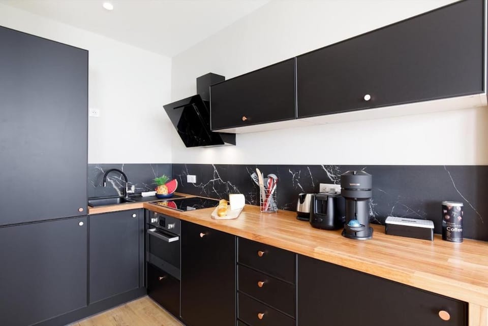 Chez Victor - Golden Square - 2 Mins from La Croisette Apartment in Cannes