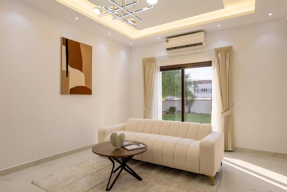 Luxury 5BR Villa in Mankhool BurDubai by dPie Apartment in Dubai