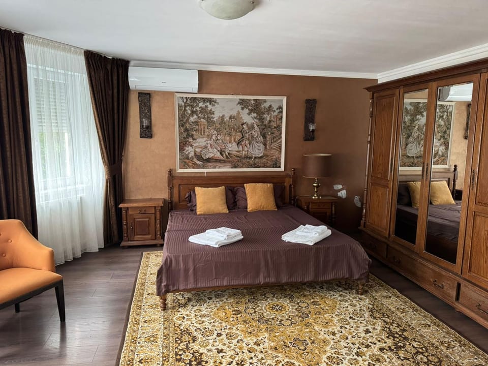 Casa Rosa by MANAGR Bed and Breakfast in Romania