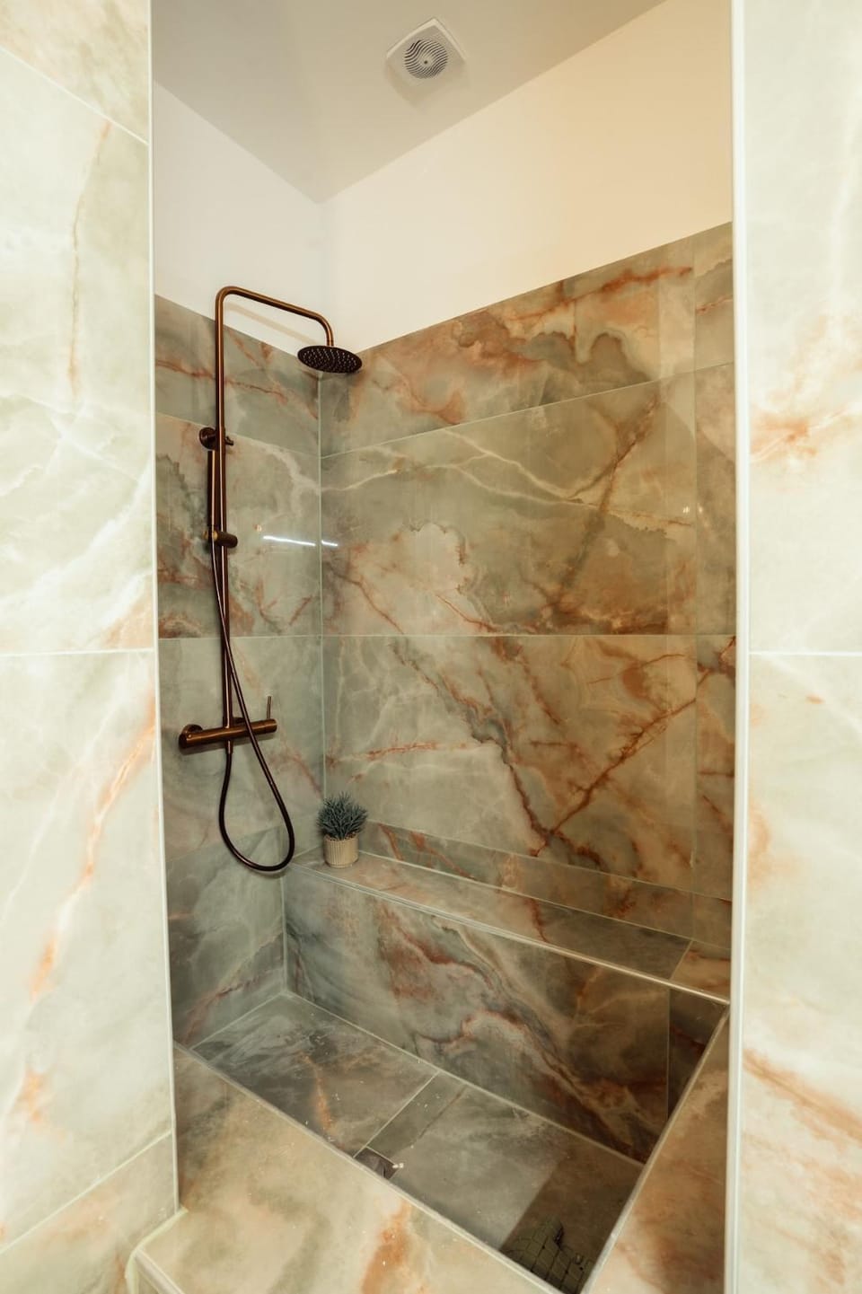 The Marble Retreat Apartment in Athens